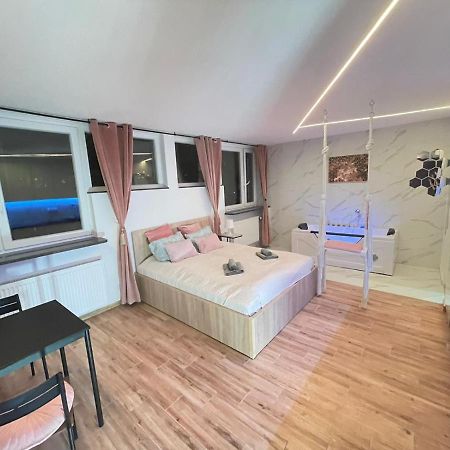 Yourapart Jacuzzi Przy Zamku Krolewskim Varşova Dış mekan fotoğraf
