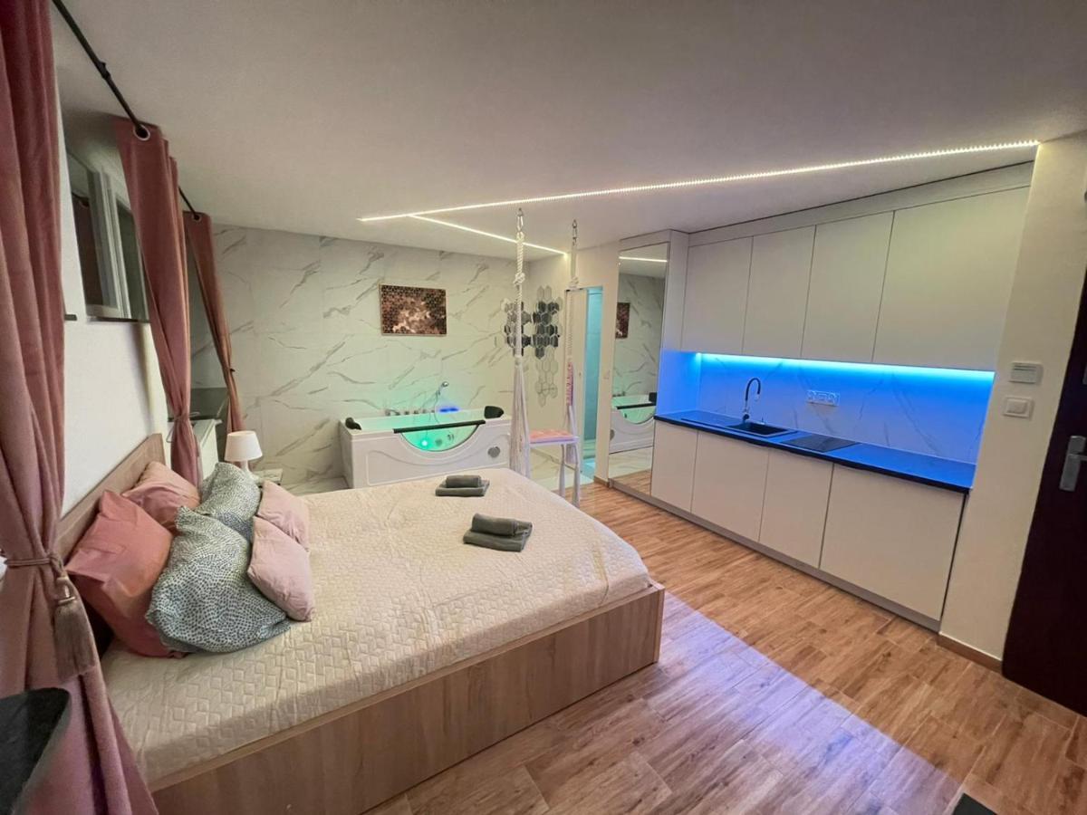 Yourapart Jacuzzi Przy Zamku Krolewskim Varşova Dış mekan fotoğraf