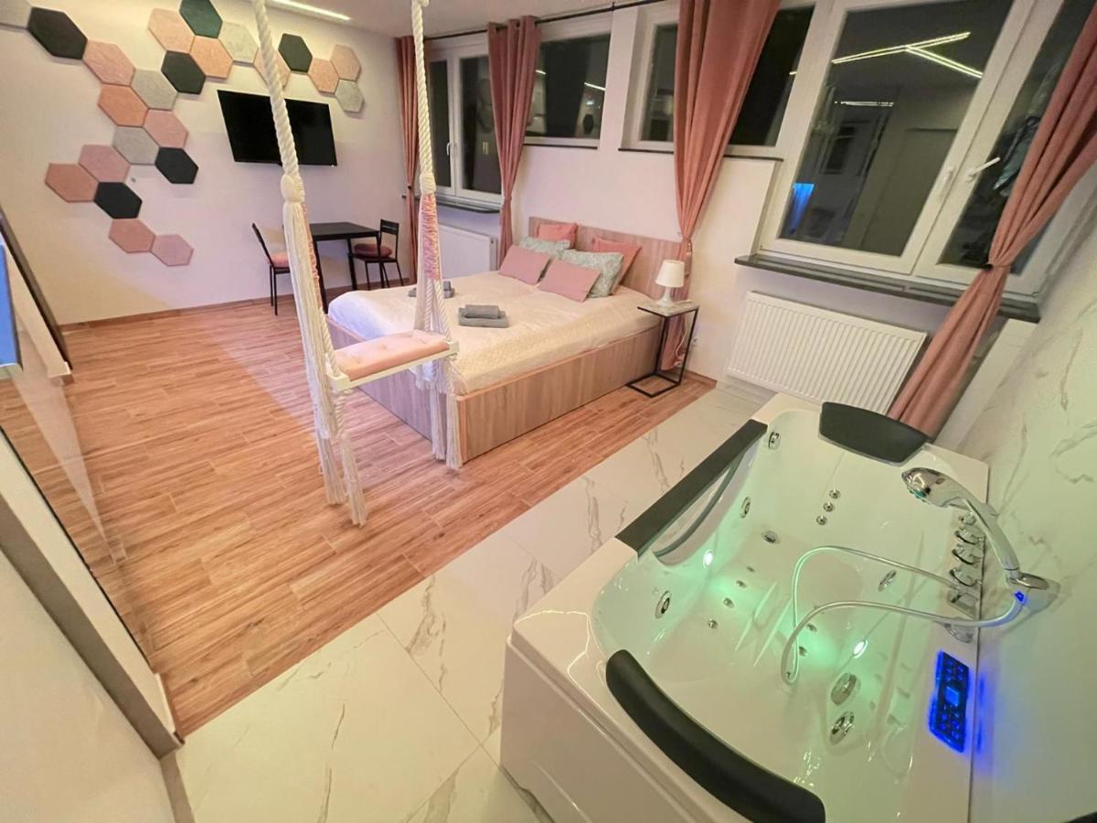 Yourapart Jacuzzi Przy Zamku Krolewskim Varşova Dış mekan fotoğraf