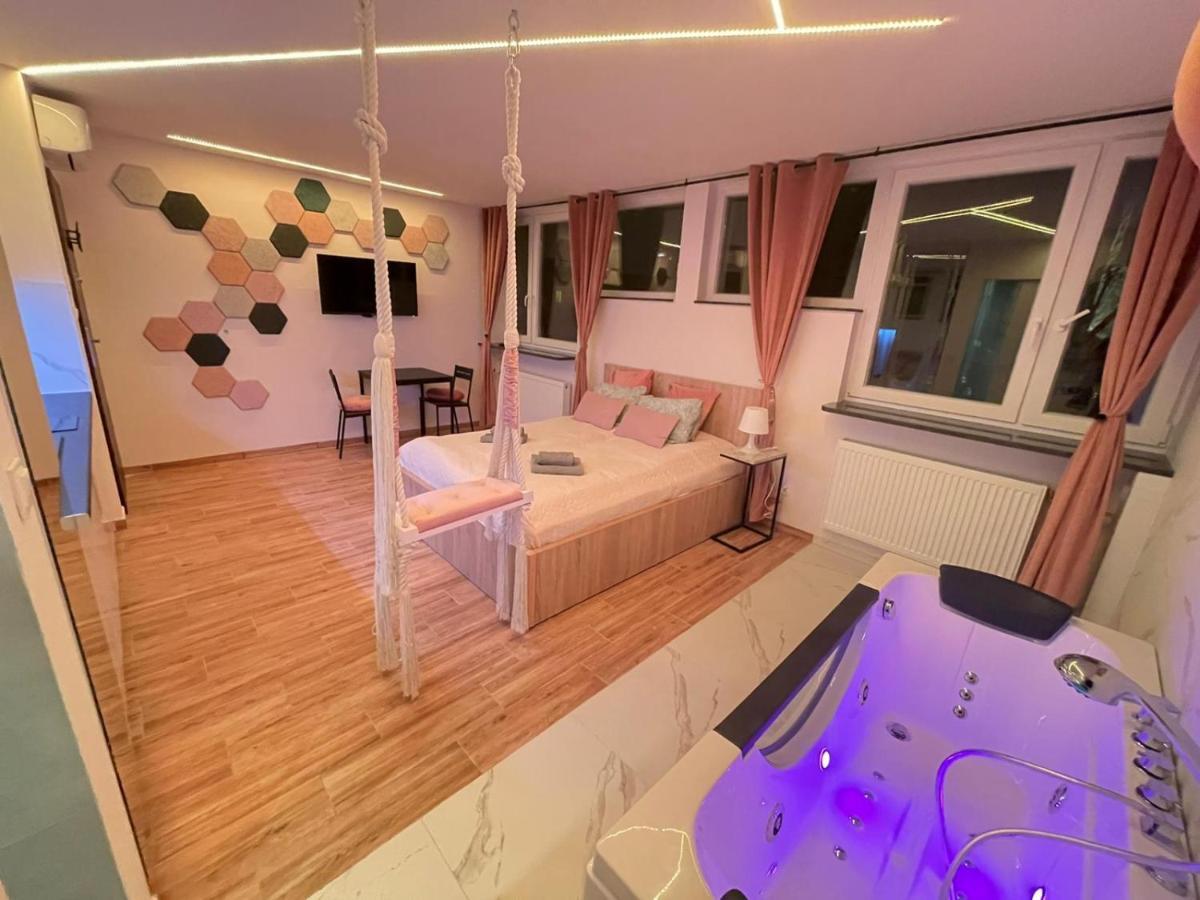 Yourapart Jacuzzi Przy Zamku Krolewskim Varşova Dış mekan fotoğraf
